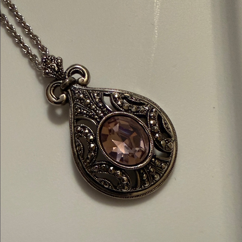 Silver Tone necklace